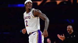 500万彩票网-湖人球迷感谢范德比尔特在打勇士时，化解东契奇和主帅的紧张气氛