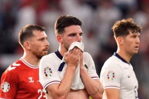 500万网彩票网-三狮大将“一战成水货” 中场赖斯做错了什么？